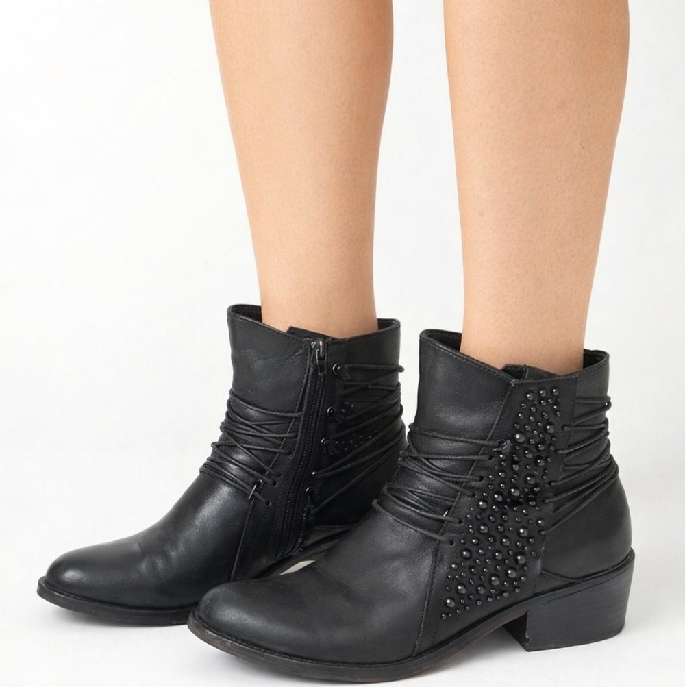 HOGL Black leather ankle Studded boots Sz 7